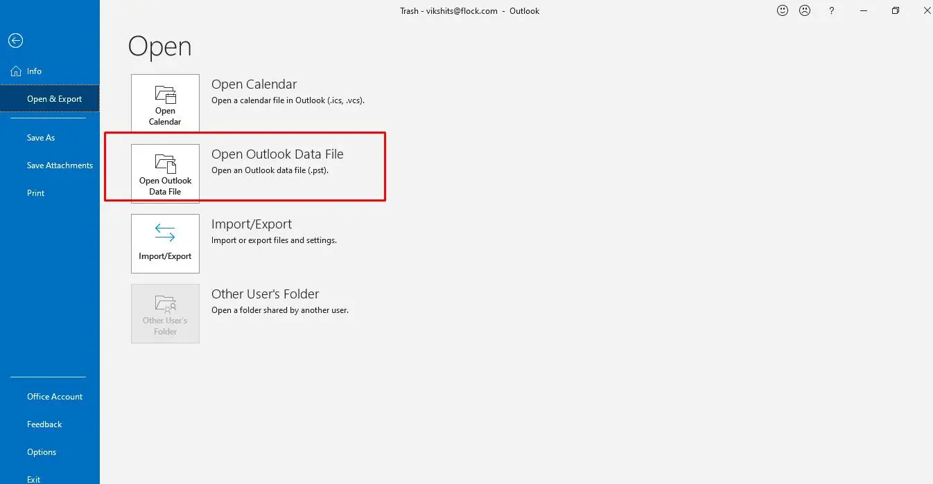 افتح PST في Outlook.
